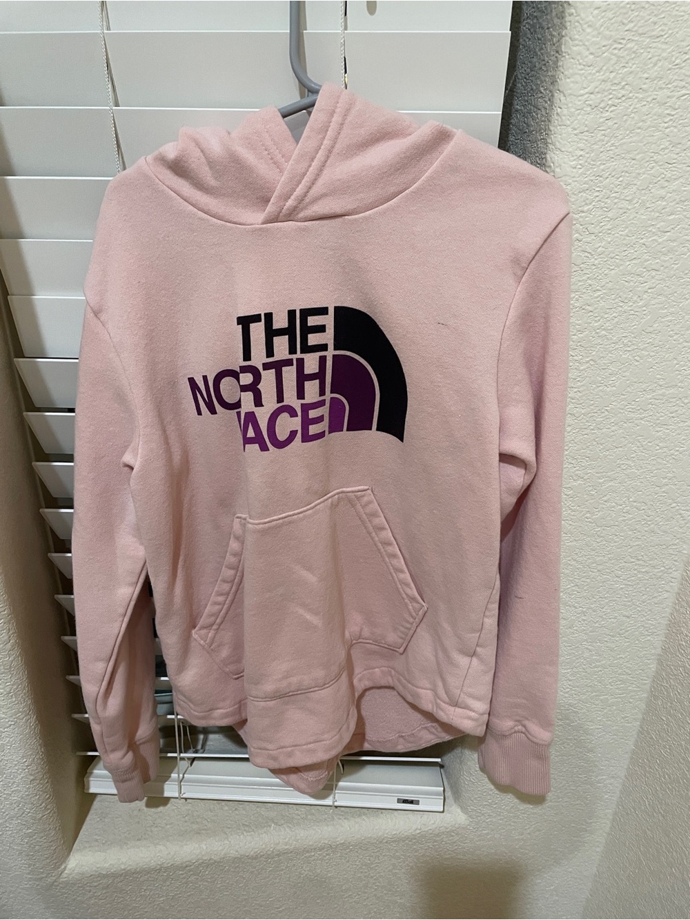 The North Face girl small Pink Logo Hoodie Sweater